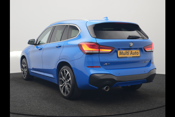 BMW X1 xDrive25e M Sport PHEV 221pk Dealer O.H. | Camera | Sportstoelen & Stuur Verwarmd | Sfeerverlichting | Cruise Control | Navigatie | DAB | 19"L.M | Plug In Hybrid |