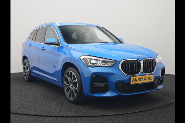 BMW X1 xDrive25e M Sport PHEV 221pk Dealer O.H. | Camera | Sportstoelen & Stuur Verwarmd | Sfeerverlichting | Cruise Control | Navigatie | DAB | 19"L.M | Plug In Hybrid |