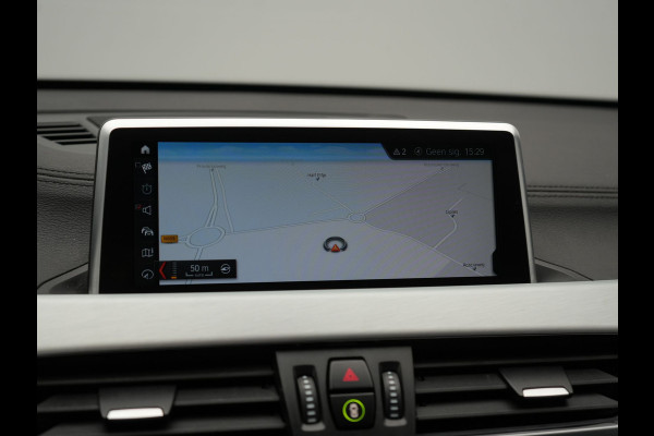 BMW X1 xDrive25e M Sport PHEV 221pk Dealer O.H. | Camera | Sportstoelen & Stuur Verwarmd | Sfeerverlichting | Cruise Control | Navigatie | DAB | 19"L.M | Plug In Hybrid |