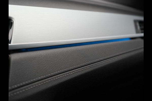 BMW X1 xDrive25e M Sport PHEV 221pk Dealer O.H. | Camera | Sportstoelen & Stuur Verwarmd | Sfeerverlichting | Cruise Control | Navigatie | DAB | 19"L.M | Plug In Hybrid |