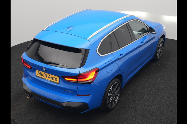 BMW X1 xDrive25e M Sport PHEV 221pk Dealer O.H. | Camera | Sportstoelen & Stuur Verwarmd | Sfeerverlichting | Cruise Control | Navigatie | DAB | 19"L.M | Plug In Hybrid |