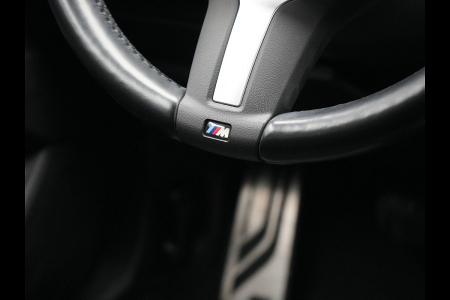 BMW X1 xDrive25e M Sport PHEV 221pk Dealer O.H. | Camera | Sportstoelen & Stuur Verwarmd | Sfeerverlichting | Cruise Control | Navigatie | DAB | 19"L.M | Plug In Hybrid |