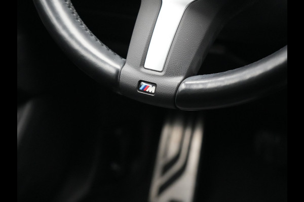 BMW X1 xDrive25e M Sport PHEV 221pk Dealer O.H. | Camera | Sportstoelen & Stuur Verwarmd | Sfeerverlichting | Cruise Control | Navigatie | DAB | 19"L.M | Plug In Hybrid |