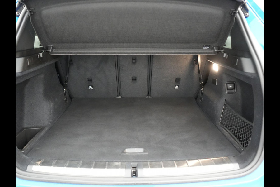 BMW X1 xDrive25e M Sport PHEV 221pk Dealer O.H. | Camera | Sportstoelen & Stuur Verwarmd | Sfeerverlichting | Cruise Control | Navigatie | DAB | 19"L.M | Plug In Hybrid |