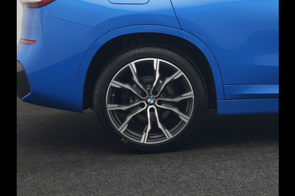 BMW X1 xDrive25e M Sport PHEV 221pk Dealer O.H. | Camera | Sportstoelen & Stuur Verwarmd | Sfeerverlichting | Cruise Control | Navigatie | DAB | 19"L.M | Plug In Hybrid |