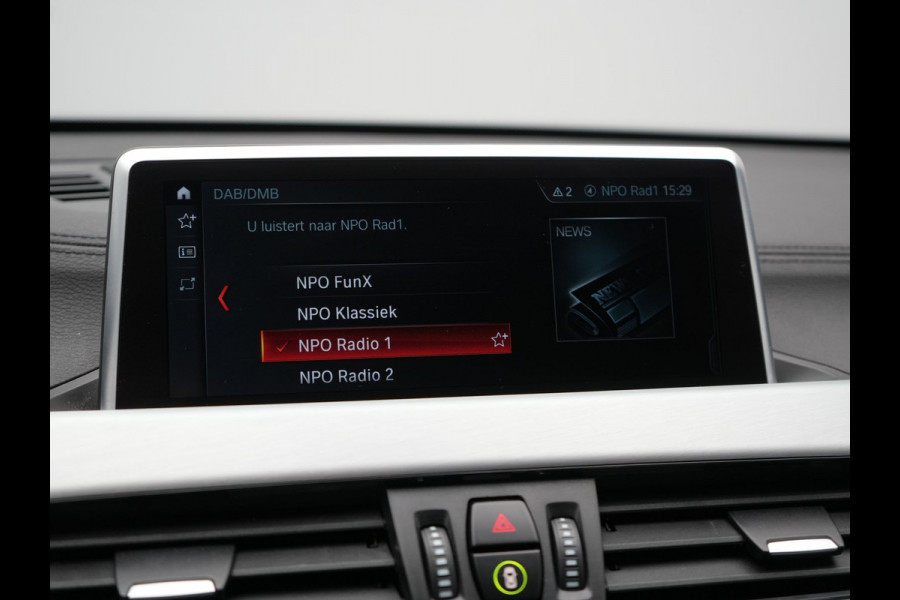 BMW X1 xDrive25e M Sport PHEV 221pk Dealer O.H. | Camera | Sportstoelen & Stuur Verwarmd | Sfeerverlichting | Cruise Control | Navigatie | DAB | 19"L.M | Plug In Hybrid |