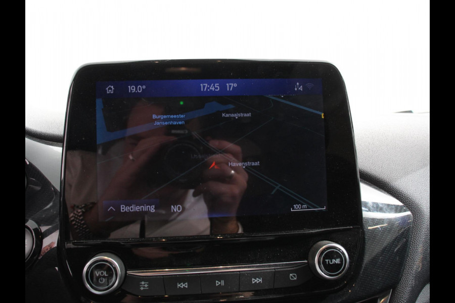 Ford Fiesta 1.0 EcoBoost Hybrid 136pk ST-Line X Automaat B&O Audio Climate control Cruise control LED Parkeersensoren achter Camera Stuurverwarming Stoelverwarming Digital cockpit Navigatie Apple Carplay/ Android Auto