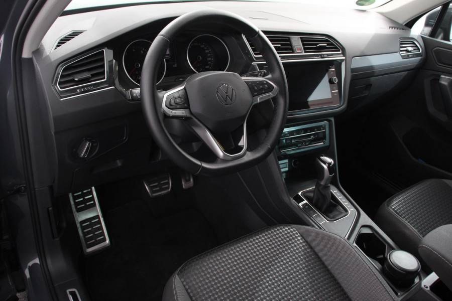 Volkswagen Tiguan 1.5 TSI DSG Active Navigatie Climate Control Adaptive Cruise Camera Control Led Dab Stoelverwarming Lichtmetalen Velgen