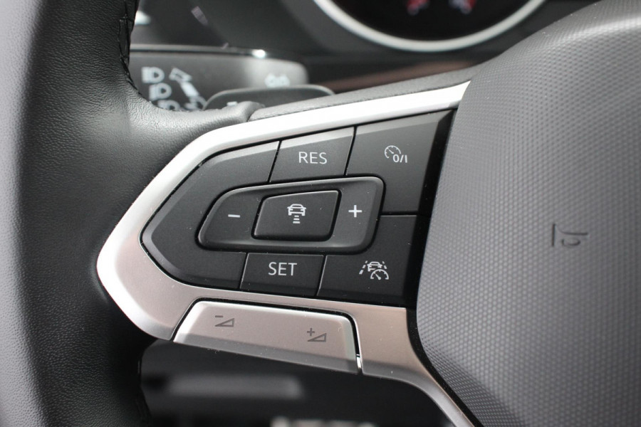 Volkswagen Tiguan 1.5 TSI DSG Active Navigatie Climate Control Adaptive Cruise Camera Control Led Dab Stoelverwarming Lichtmetalen Velgen