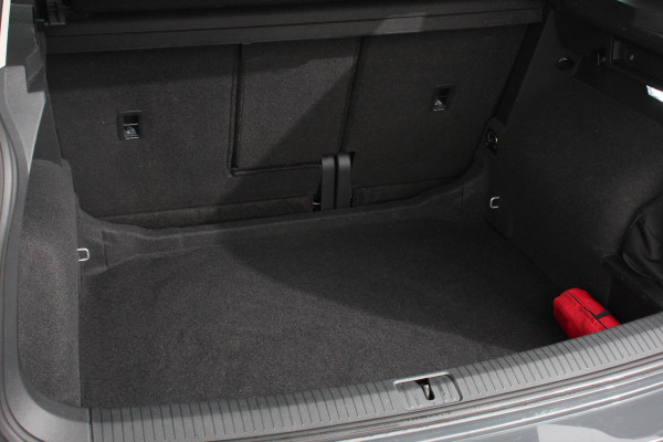 Volkswagen Tiguan 1.5 TSI DSG Active Navigatie Climate Control Adaptive Cruise Camera Control Led Dab Stoelverwarming Lichtmetalen Velgen