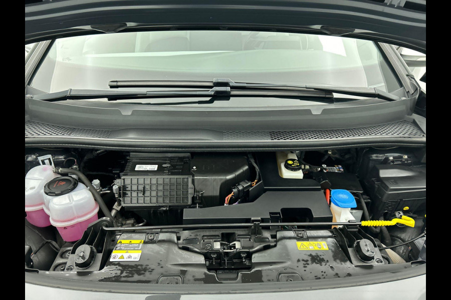 Volkswagen ID.3 First Plus 58 kWh Navigatie Apple Carplay/Android Auto Camera Parkeersensoren Adaptive Cruise Control Full LED Matrix Stoel- en stuurverwarming Lichtmetalen velgen Climate Control