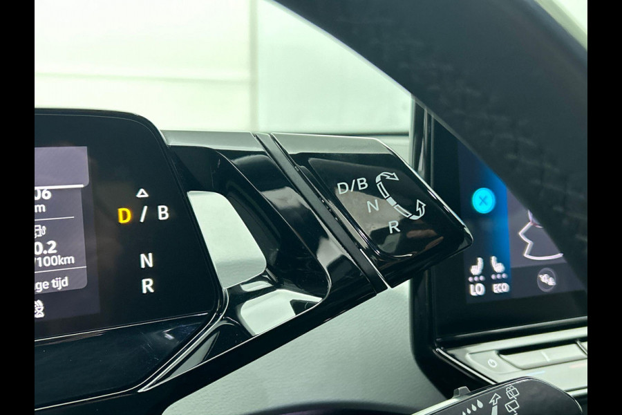Volkswagen ID.3 First Plus 58 kWh Navigatie Apple Carplay/Android Auto Camera Parkeersensoren Adaptive Cruise Control Full LED Matrix Stoel- en stuurverwarming Lichtmetalen velgen Climate Control