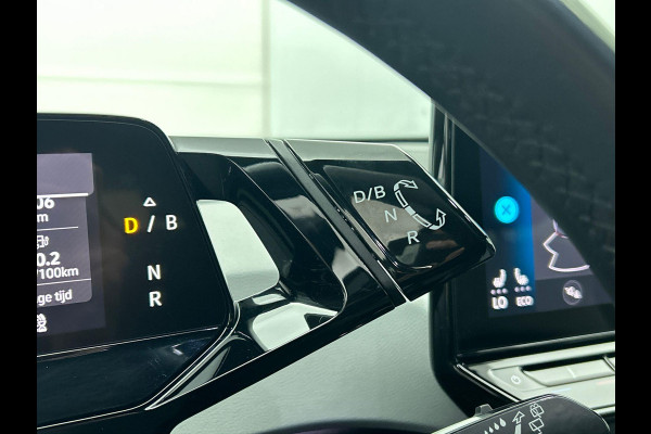Volkswagen ID.3 First Plus 58 kWh Navigatie Apple Carplay/Android Auto Camera Parkeersensoren Adaptive Cruise Control Full LED Matrix Stoel- en stuurverwarming Lichtmetalen velgen Climate Control