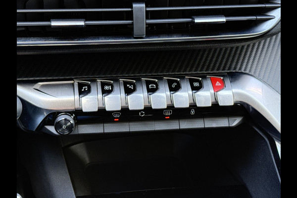 Peugeot 3008 BWJ 2019 | 1.2T 131PK Executive | TREKHAAK | CLIMA | NAVI | CARPLAY | PDC | PRIVACY GLASS | 17'' LMV