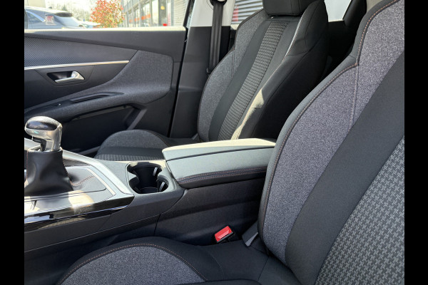 Peugeot 3008 BWJ 2019 | 1.2T 131PK Executive | TREKHAAK | CLIMA | NAVI | CARPLAY | PDC | PRIVACY GLASS | 17'' LMV