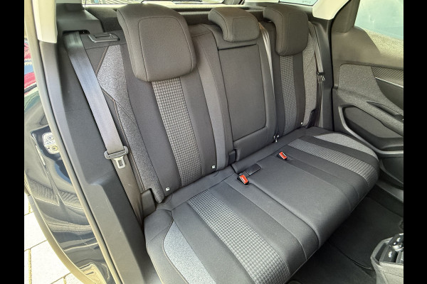 Peugeot 3008 BWJ 2019 | 1.2T 131PK Executive | TREKHAAK | CLIMA | NAVI | CARPLAY | PDC | PRIVACY GLASS | 17'' LMV