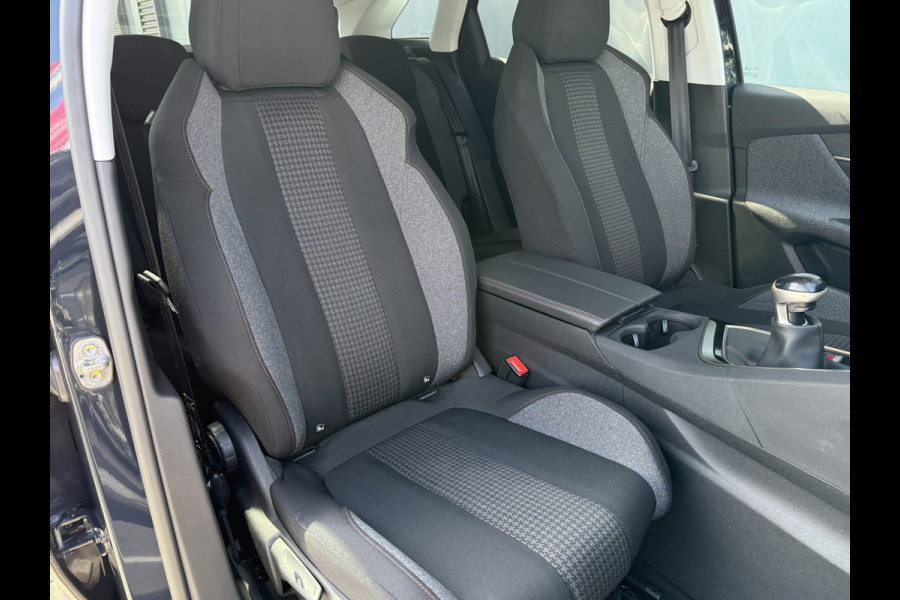 Peugeot 3008 BWJ 2019 | 1.2T 131PK Executive | TREKHAAK | CLIMA | NAVI | CARPLAY | PDC | PRIVACY GLASS | 17'' LMV