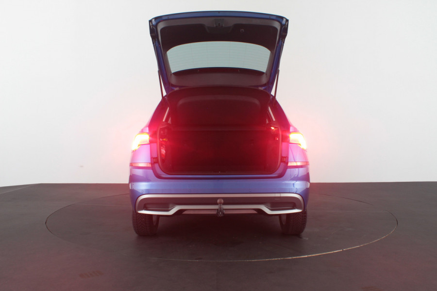 Škoda Kamiq 1.0 TSI Ambition > Race Blue/Camera/Trekhaak wegklapbaar...