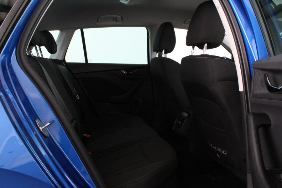 Škoda Kamiq 1.0 TSI Ambition > Race Blue/Camera/Trekhaak wegklapbaar...