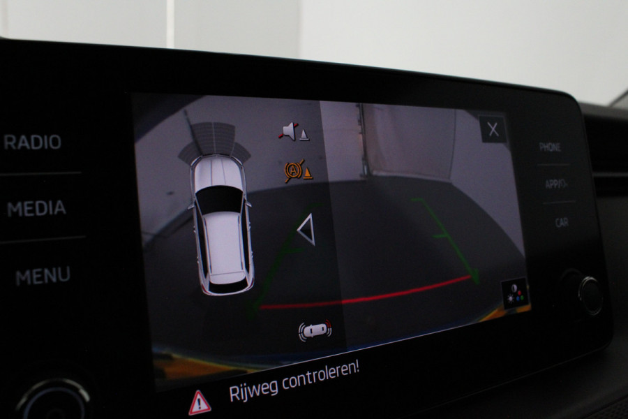 Škoda Kamiq 1.0 TSI Ambition > Race Blue/Camera/Trekhaak wegklapbaar...