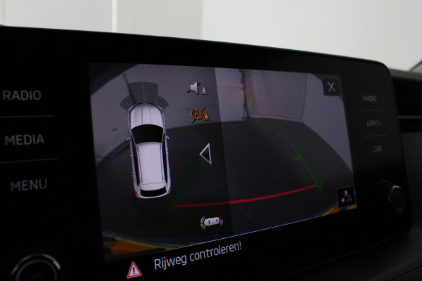 Škoda Kamiq 1.0 TSI Ambition > Race Blue/Camera/Trekhaak wegklapbaar...