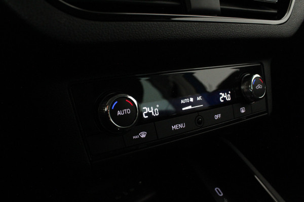 Škoda Kamiq 1.0 TSI Ambition > Race Blue/Camera/Trekhaak wegklapbaar...