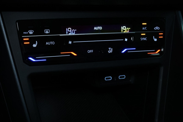 Volkswagen Polo 1.0 TSI R-Line Business DSG NAVI CARPLAY PANO STOELVW '22