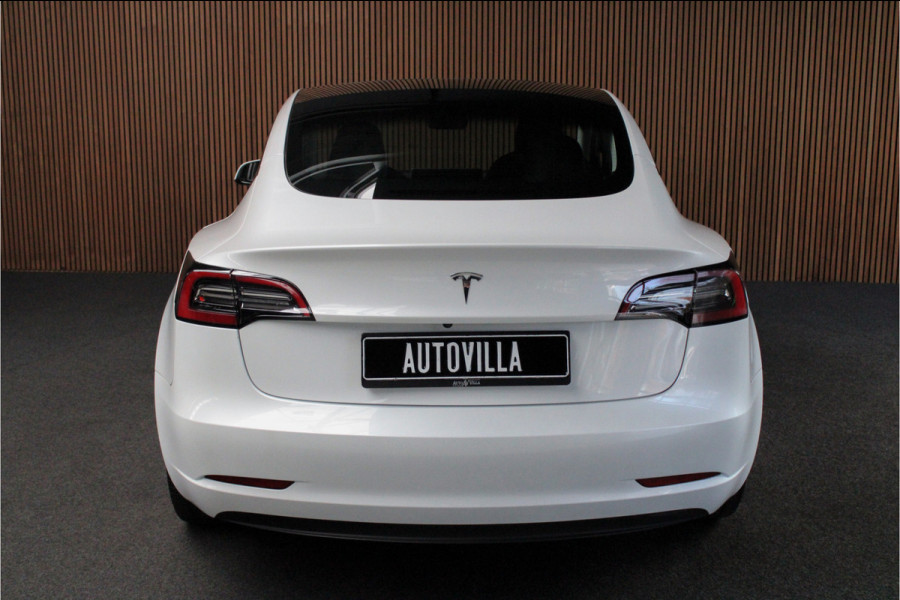 Tesla Model 3 RWD ACC Autopilot Stuurverwarm. PDC Leer Navi Panoramadak 360° Elektr. achterklep Stoelverwarming voor & achter Climate voor & achter LM velgen