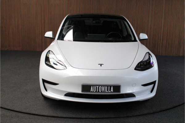 Tesla Model 3 RWD ACC Autopilot Stuurverwarm. PDC Leer Navi Panoramadak 360° Elektr. achterklep Stoelverwarming voor & achter Climate voor & achter LM velgen