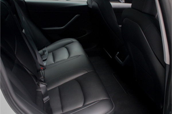 Tesla Model 3 RWD ACC Autopilot Stuurverwarm. PDC Leer Navi Panoramadak 360° Elektr. achterklep Stoelverwarming voor & achter Climate voor & achter LM velgen