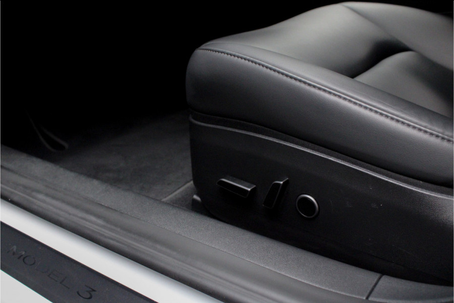 Tesla Model 3 RWD ACC Autopilot Stuurverwarm. PDC Leer Navi Panoramadak 360° Elektr. achterklep Stoelverwarming voor & achter Climate voor & achter LM velgen