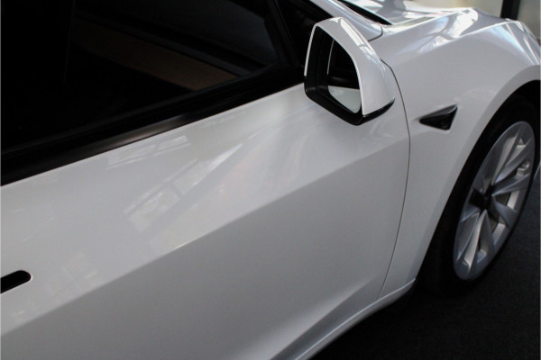 Tesla Model 3 RWD ACC Autopilot Stuurverwarm. PDC Leer Navi Panoramadak 360° Elektr. achterklep Stoelverwarming voor & achter Climate voor & achter LM velgen