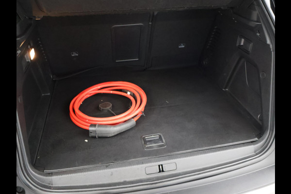 Peugeot 3008 1.6 PLUG-IN HYBRID 225 PK GT + TREKHAAK | ADAPTIVE CRUISE | CAMERA | STOELVERWARMING