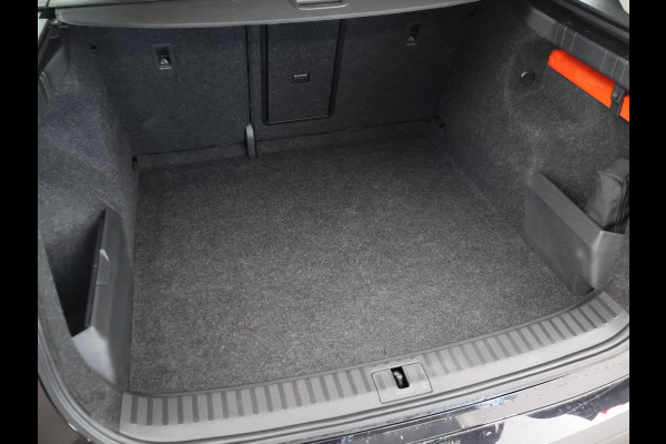 Škoda ENYAQ iV 60 + SFEERVERLICHTING | CAMERA | NAVIGATIE | APPLE CARPLAY | ANDROID AUTO | 19 INCH LMV