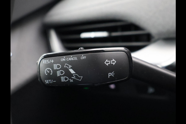 Škoda ENYAQ iV 60 + SFEERVERLICHTING | CAMERA | NAVIGATIE | APPLE CARPLAY | ANDROID AUTO | 19 INCH LMV