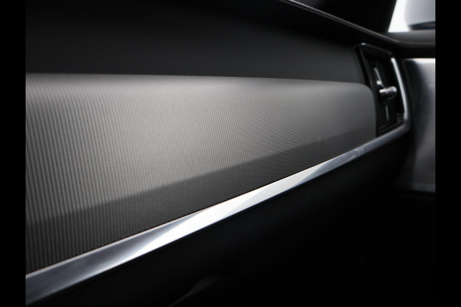 Volvo V90 2.0 T8 AWD 390 PK R-DESIGN + BOWERS & WILKINS | HEAD-UP | ELEK. TREKHAAK | INSCRIPTION BURSTING BLUE METALLIC