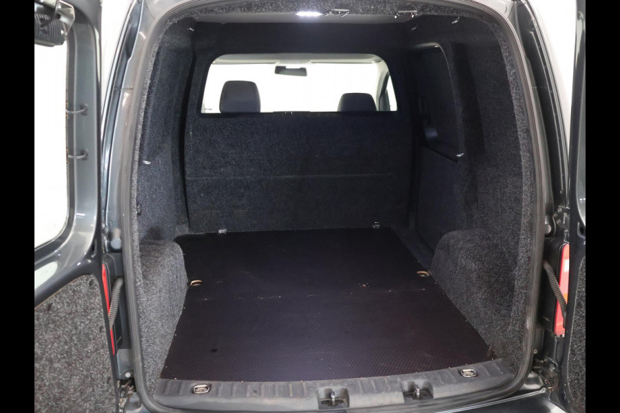 Volkswagen Caddy 2.0 TDI 180 PK + 18 INCH | VERLAAGD | BREMBO | APPLE CARPLAY | TREKHAAK | STOELVERWARMING