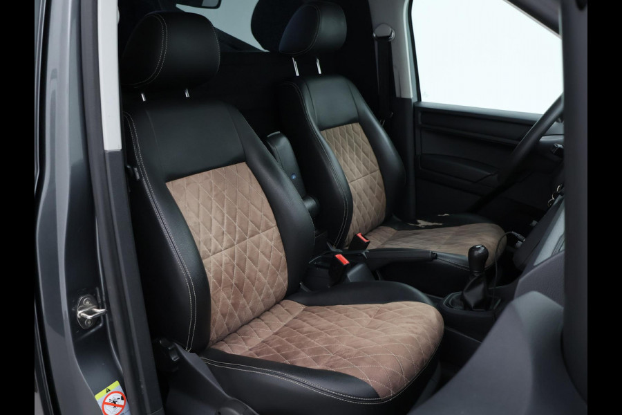 Volkswagen Caddy 2.0 TDI 180 PK + 18 INCH | VERLAAGD | BREMBO | APPLE CARPLAY | TREKHAAK | STOELVERWARMING