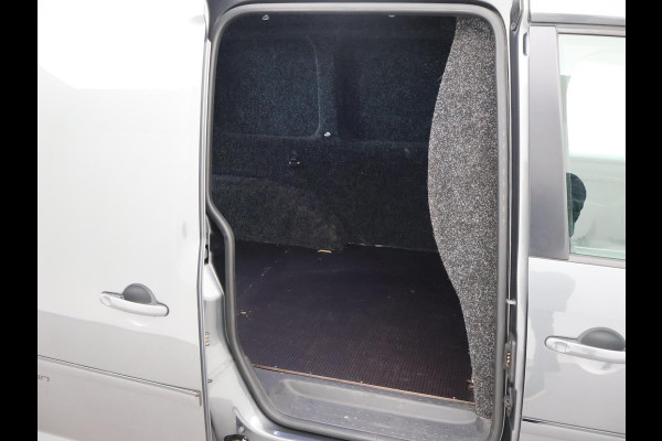 Volkswagen Caddy 2.0 TDI 180 PK + 18 INCH | VERLAAGD | BREMBO | APPLE CARPLAY | TREKHAAK | STOELVERWARMING