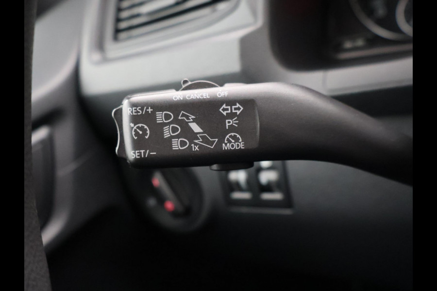 Volkswagen Caddy 2.0 TDI 180 PK + 18 INCH | VERLAAGD | BREMBO | APPLE CARPLAY | TREKHAAK | STOELVERWARMING