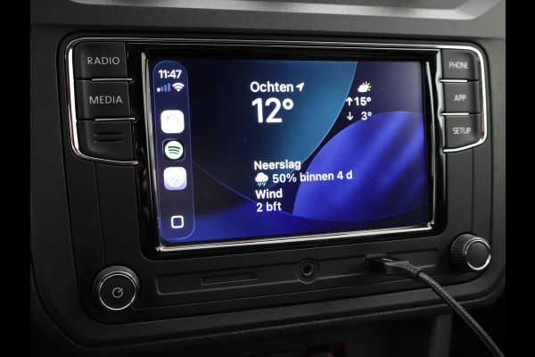 Volkswagen Caddy 2.0 TDI 180 PK + 18 INCH | VERLAAGD | BREMBO | APPLE CARPLAY | TREKHAAK | STOELVERWARMING