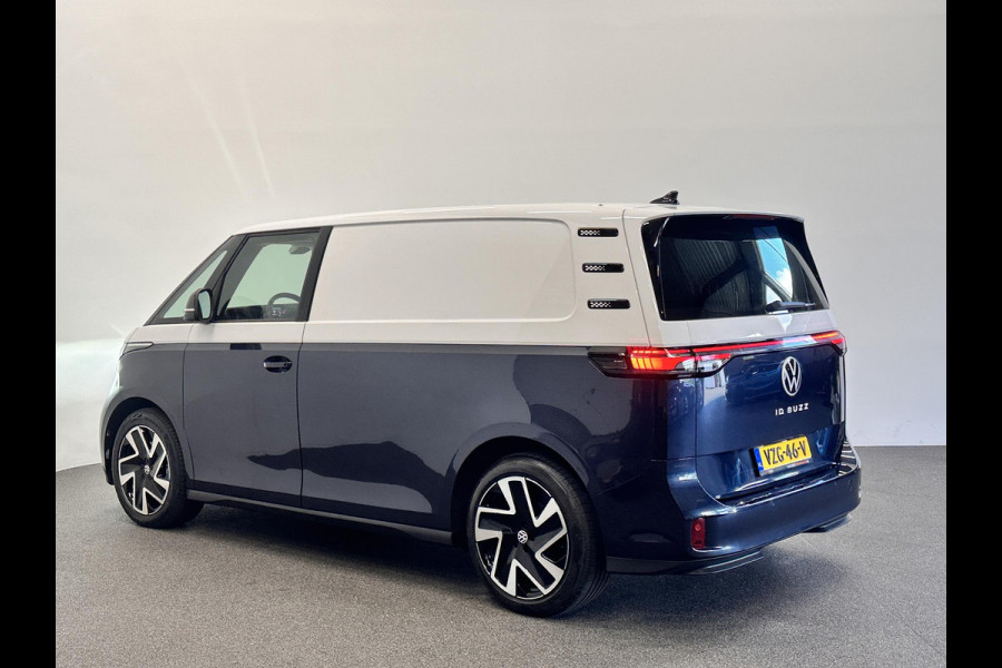 Volkswagen ID. Buzz Cargo 77 kWh SOH 96% Nieuwprijs €71233! Airco Navi Wireless Carplay IQ Light 20" LM Velgen Adaptive Cruise Control PDC VA + Camera Stoelverwarming Voorruit verwarming 3-Zits