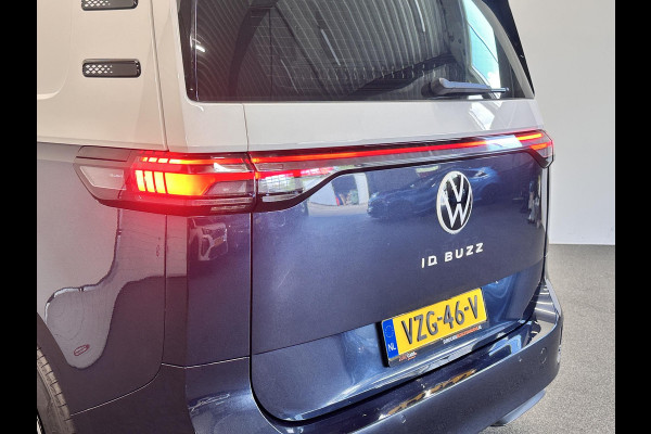 Volkswagen ID. Buzz Cargo 77 kWh SOH 96% Nieuwprijs €71233! Airco Navi Wireless Carplay IQ Light 20" LM Velgen Adaptive Cruise Control PDC VA + Camera Stoelverwarming Voorruit verwarming 3-Zits