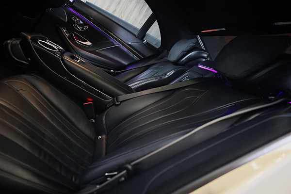 Mercedes-Benz S-Klasse S500 4MATIC Lang AMG Line / Acc / Lane Assist / Dode Hoek / 360 Camera / Chauffeurspakket / Schermen / Pano / Led