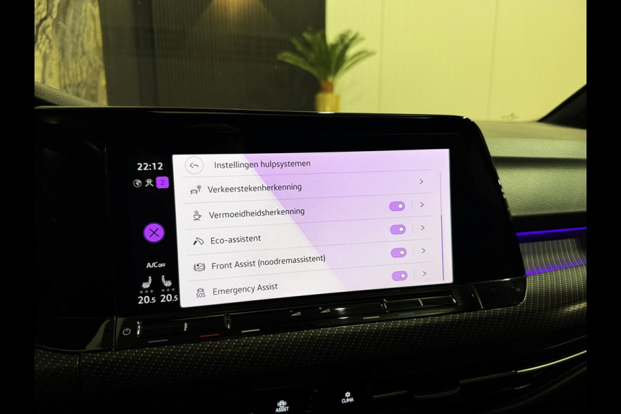 Volkswagen Golf 1.5 eTSI 3x R-Line|PANORAMA|IQ LIGHTS|BLINDSPOT|BOMVOL