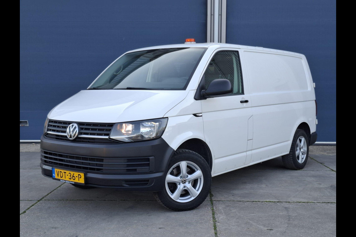 Volkswagen Transporter 2.0 TDI L1H1 Highline AIRCO / TREKHAAK / 3 ZITS / EURO 6 / N.A.P
