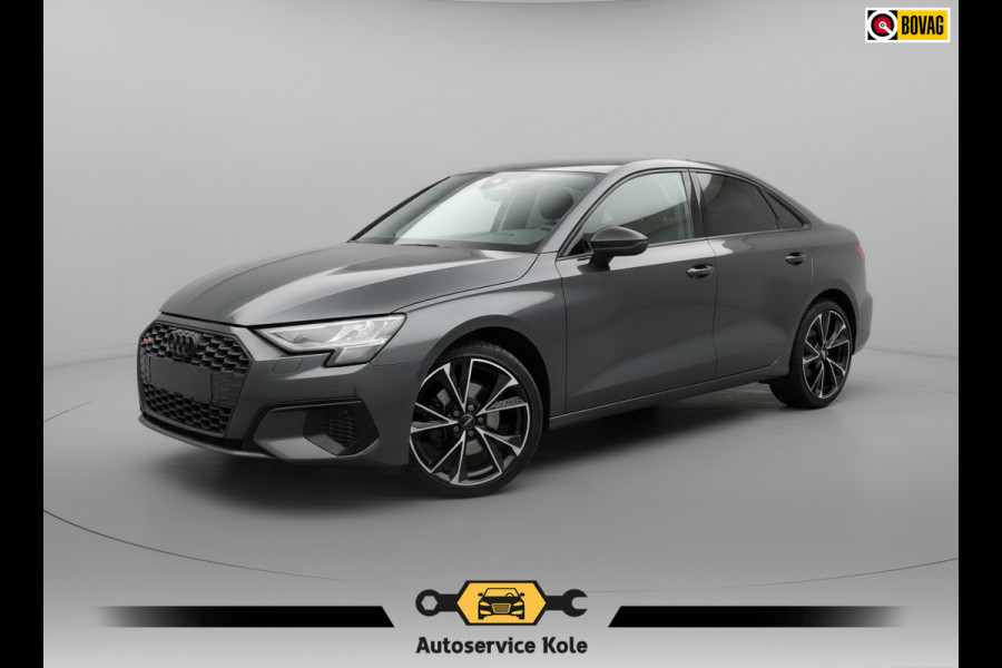 Audi A3 Limousine 30 TFSI Automaat * Carplay * Optiek Zwart * Parkeersensoren *