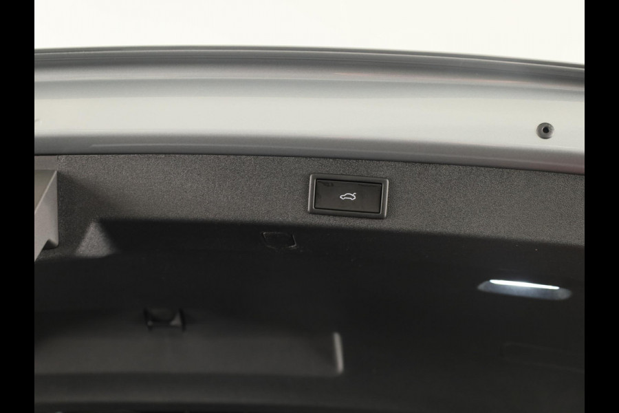 Škoda Kodiaq Sportline Business PHEV 1.5 TSI 204pk DSG | Panoramadak | Wegklapbare trekhaak | 20 inch lichtmetalen velgen| Winter pakket | Verwarmbare vooruit