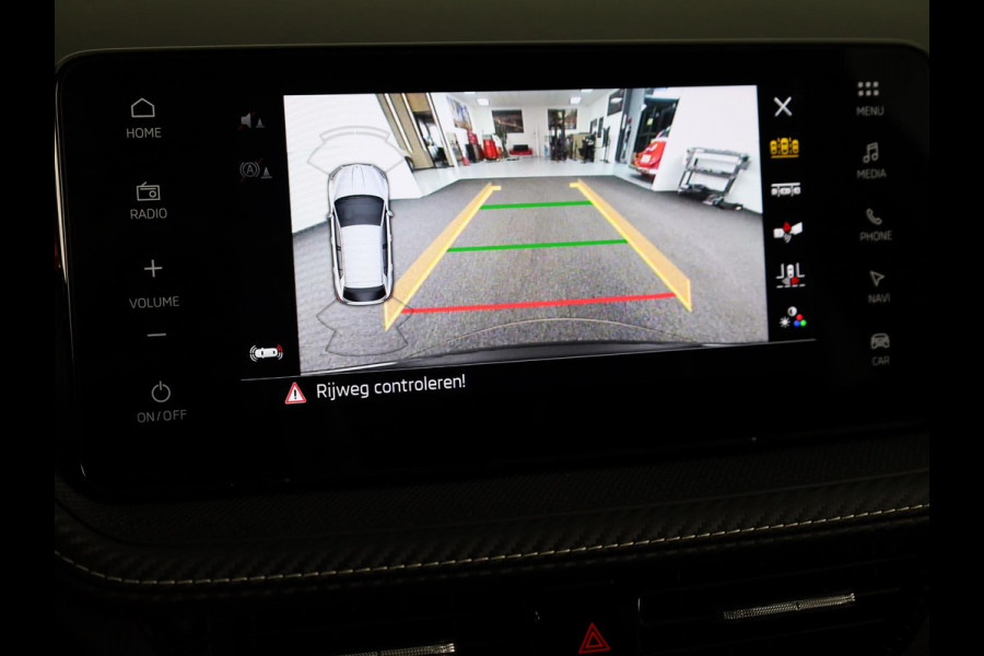 Škoda Fabia 1.0 TSI Monte Carlo 115pk DSG-7 | Led Matrix | 18 inch | Navigatiepakket | Adaptive Cruise Control | Stoelverwarming