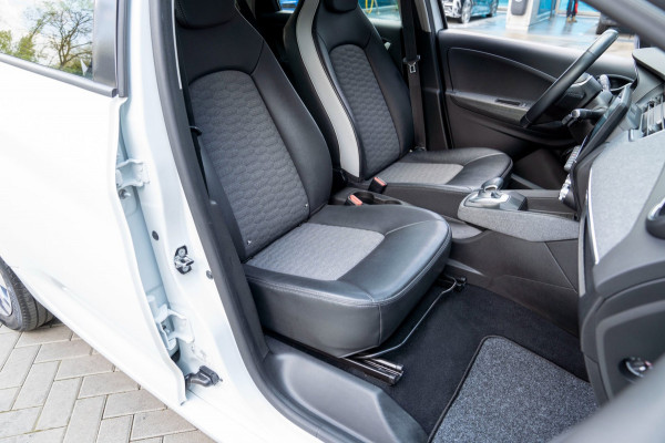 Renault ZOE R135 Intens 52 kWh|Prijs rijklaar incl 12 mnd garantie| Camera Stuur/Stoelverwarming Blindspot Navi